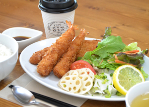 カリッ もちっ じゅわっ 花巻で愛される名物餃子 夜来香 なじょったニュース